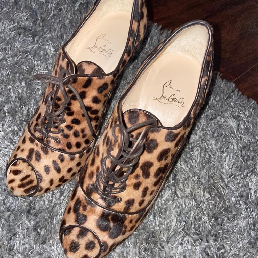 Like new Louboutin red bottoms